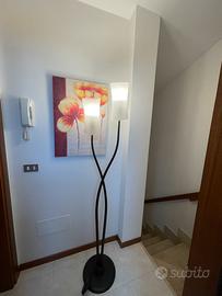 Lampada da terra funzionate a 2 luci