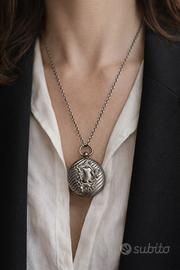 Antico porta orologio pendente argentato rococò