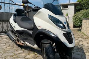 Piaggio MP3 400 Sport