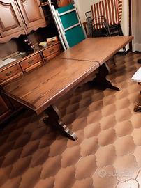 Tavolo allungabile in legno massello + 8 sedie
