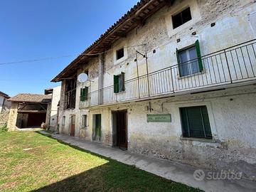 CASA FRIULANA TRICAMERE IN CORTE