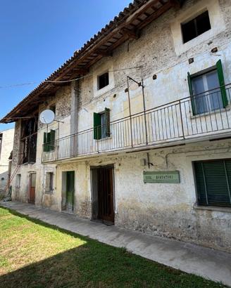 CASA FRIULANA TRICAMERE IN CORTE