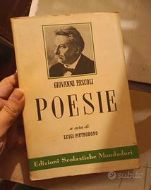Giovanni Pascoli, Poesie