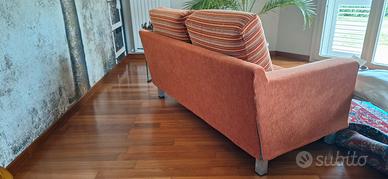 Divano a 2 posti condizioni perfette