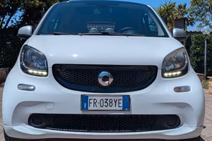 Smart fortwo 453 con Tablet Android Auto