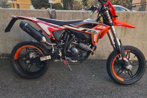 Beta 125 motard 4 tempi