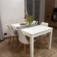 Tavolo Ikea bianco + 4 sedie