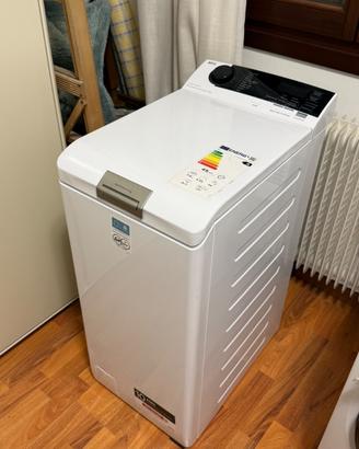 Lavatrice AEG 7000 come nuova ancora in GARANZIA!