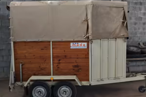 Trailer Van trasporto Cavallo MADA