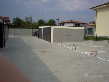 Albuzzano posti auto grandi