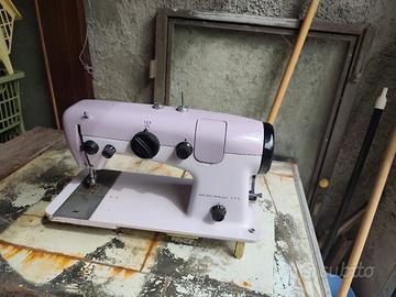 macchina da cucire  Salmoiraghi 133