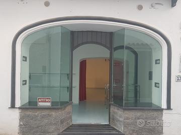 Negozio Ischia centro Via Roma