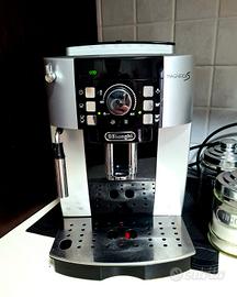 macchina del caffè de longhi magnifica S 