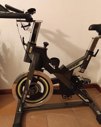 bicicletta DIADORA indoor con schermo 