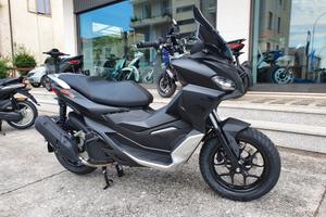 Aprilia SR GT 200