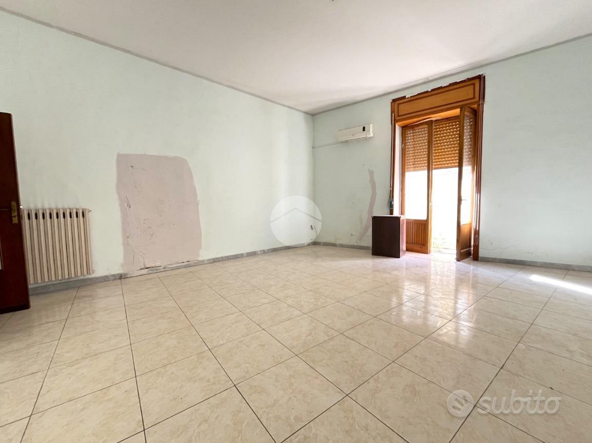 4 LOCALI A NAPOLI - Vista 6