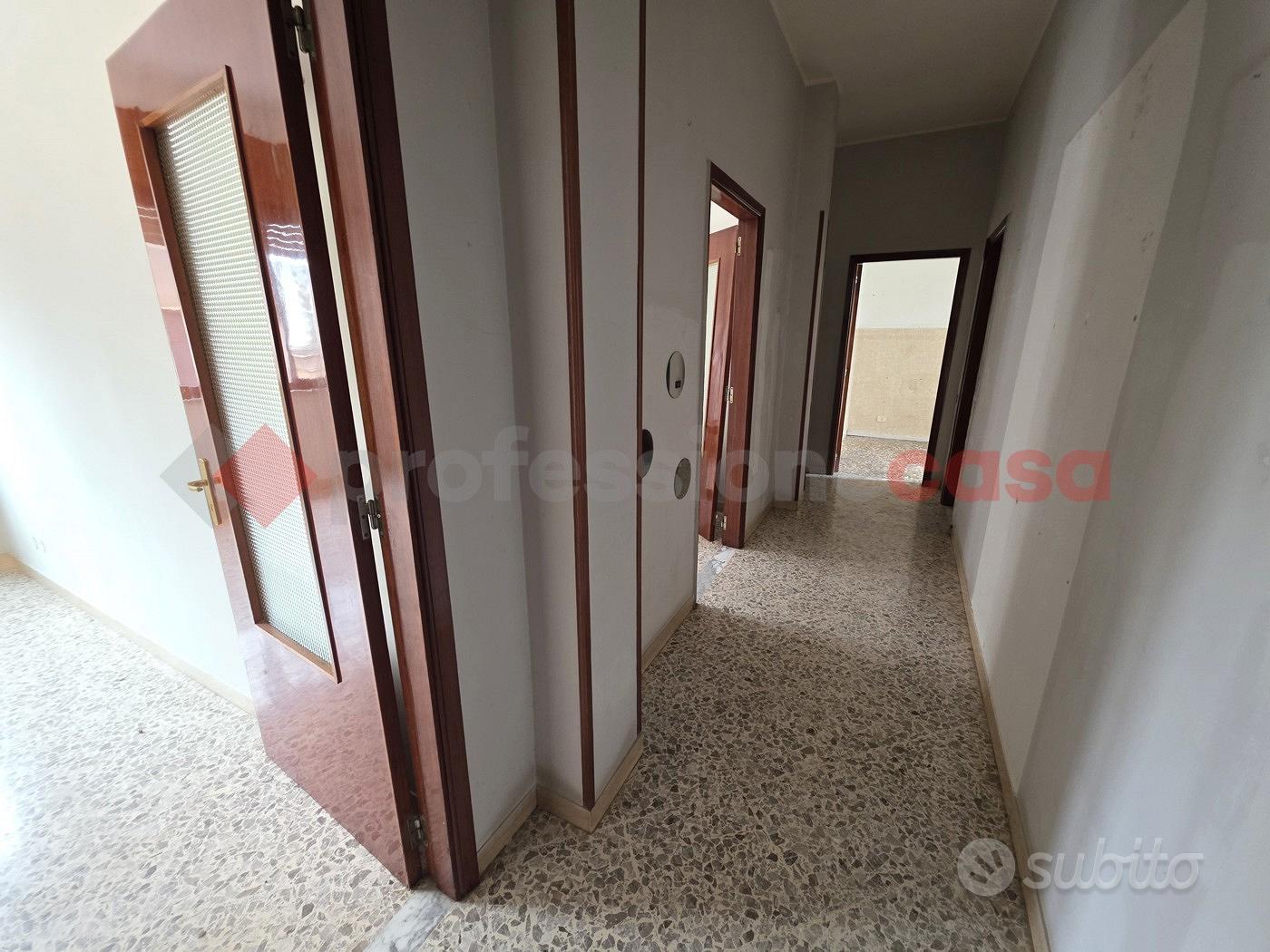 Appartamento al 1° piano di tre vani e accessori - Vista 4