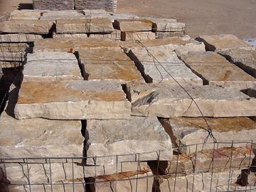 Pietra di Trani tranciata squadrata e spaccata