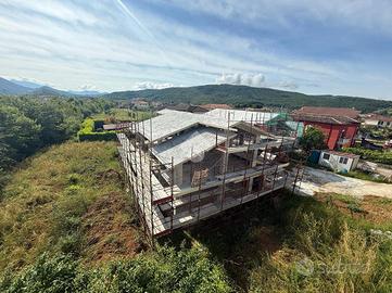 PORZIONE DI BIFAMILIARE A BROCCOSTELLA