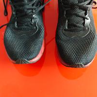 UNDER Armour misura piede EU 47 