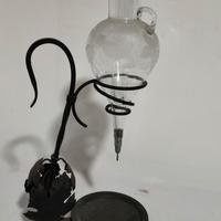 Antico Decanter basculante per vino in vetro incis
