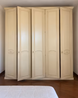 Armadio 5 ante in legno