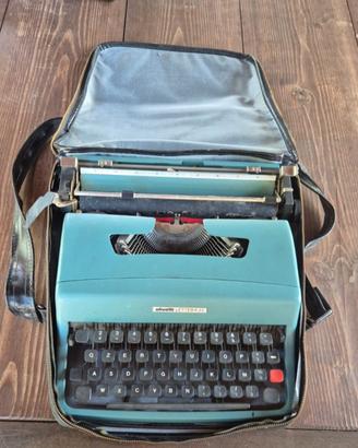 Olivetti Lettera 32 - macchina da scrivere