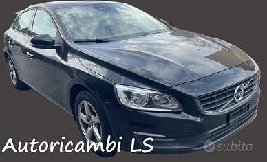 Volvo v60 2010.- 2018 per ricambi