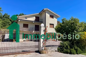 Villa di 362 m² con più di 5 locali a Pignola