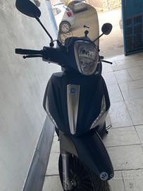 Beverly 300