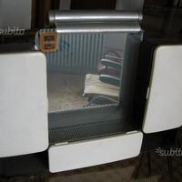 Vecchio specchio da bagno