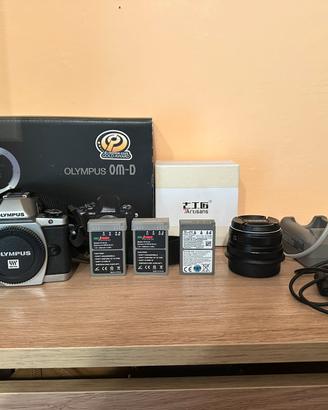 Bundle Olympus OM-D E-M10 + 7Artisans 25 mm F1.8