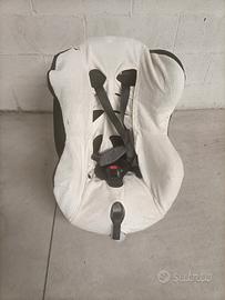 Bébé Confort Iseos Neo + Total Black