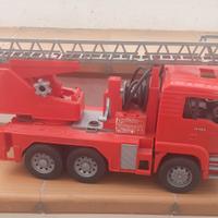 Camion pompieri Bruder 