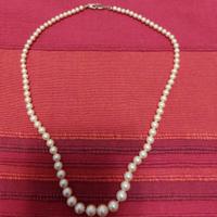 collana di perle grandi e piccole. euro 20