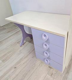 SCRIVANIA CON 4 CASSETTI