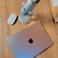 MacBook Air 15 + Blue Yeti + Mouse Apple +Custodia