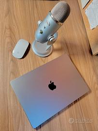 MacBook Air 15 + Blue Yeti + Mouse Apple +Custodia