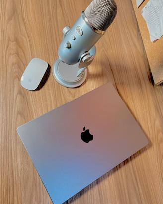 MacBook Air 15 + Blue Yeti + Mouse Apple +Custodia