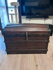 Baule forziere antico