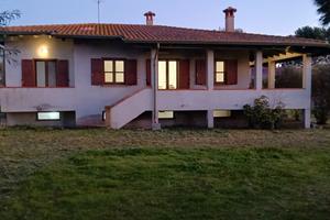 Villa agricola con ricovero attrezzi