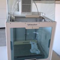 Stampante 3D Ultimaker S5 +Air Manager revisionata