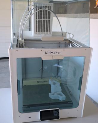 Stampante 3D Ultimaker S5 +Air Manager revisionata