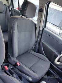 Sedile anteriore sx RENAULT CLIO del 2010