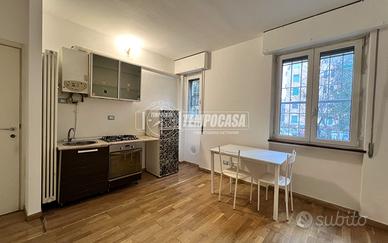 MONOLOCALE IN ZONA PIAZZALE UDINE - MILANO