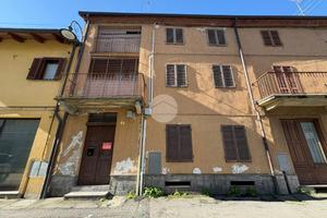 CASA SEMINDIPENDENTE A CUORGNÈ