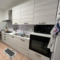 Cucina Lineare con Penisola