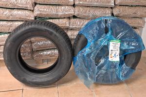 Pneumatici nuovi 4 stagioni 215 65 R 15 T 96