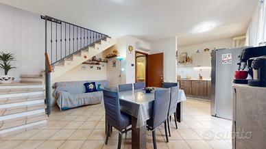 Duplex con Balcone e Garage a Fontana