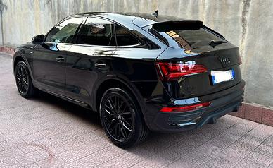Audi Q5 Spb 40tdi Sline mhev total black